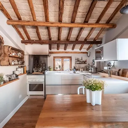 شقة Farnese Wonderful Terrace *